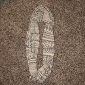 Infinity scarf